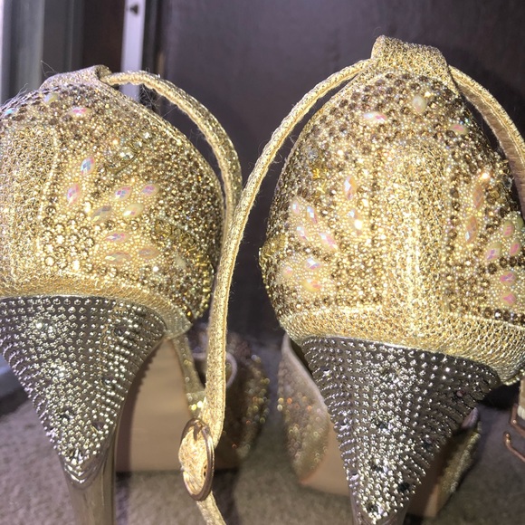 Heels - Picture 2 of 3